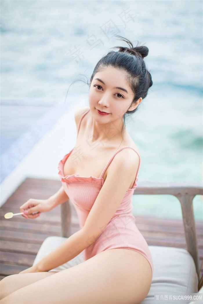 女生扒开让男生桶